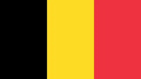 春锦赛蝶泳项目张雨霏未进决赛，王一淳夺冠，余依婷夺银，赛况突变